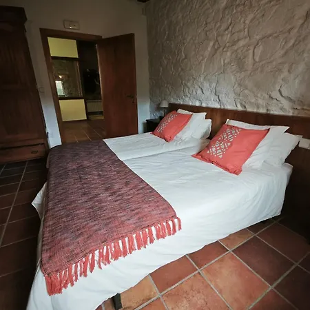 Casa O Cruceiro De Aguiar * Merza