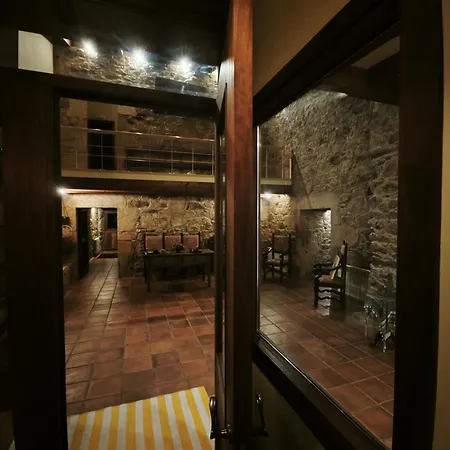 Casa O Cruceiro De Aguiar * Merza